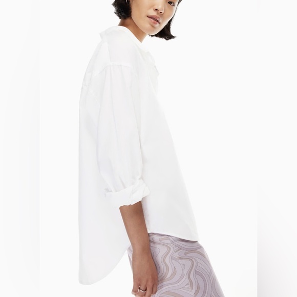 Aritzia Tops - Wilfred Free
Relaxed Shirt
